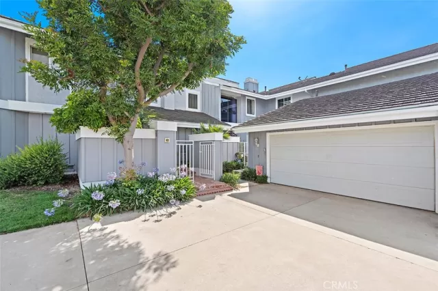 MLS: OC23192506 Condo For Sale