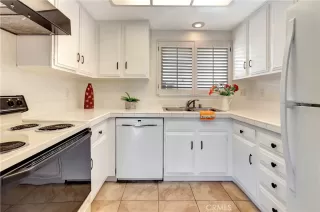 Photo #3: OC23192522 Listing