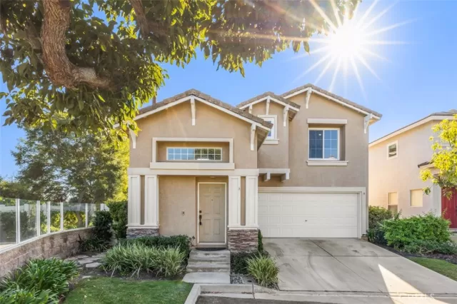 MLS: OC23192616 Condo For Sale