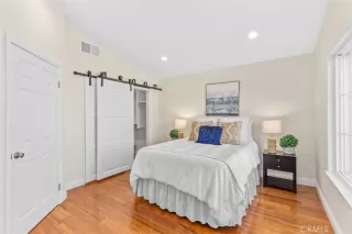 Photo #6: OC23192616 Listing 