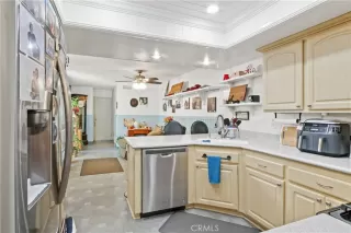 Photo #6: OC23192732 Listing 