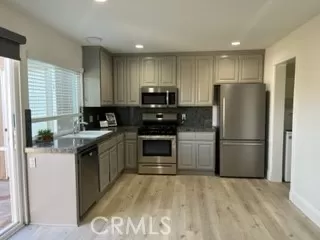 Photo #6: OC23192736 Listing 