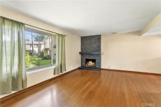 Photo #4: OC23192835 Listing 