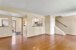 Photo #5: OC23192835 Listing 