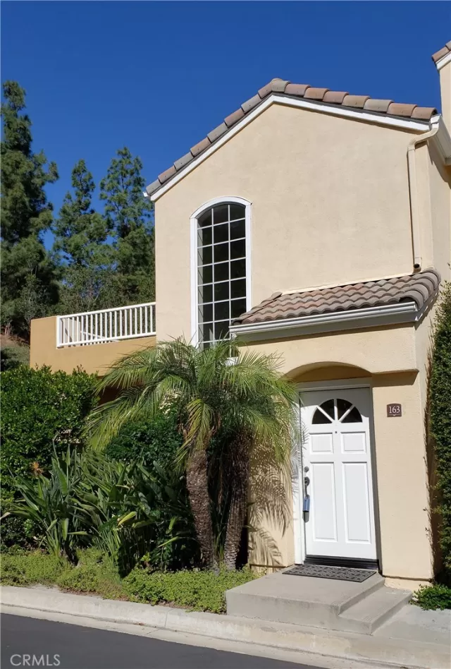 MLS: OC23192892 Condo For Sale