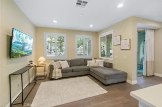 Photo #3: OC23193070 Listing 