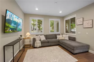 Photo #5: OC23193070 Listing 