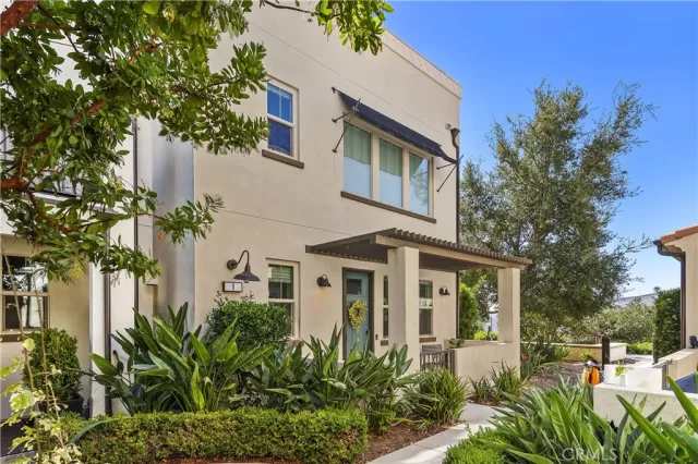 MLS: OC23193085 Condo For Sale