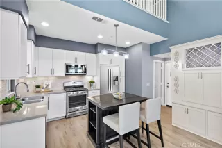 Photo #3: OC23193085 Listing 