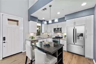 Photo #4: OC23193085 Listing 