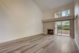 Photo #3: OC23193296 Listing 