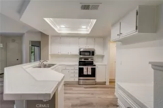 Photo #6: OC23193296 Listing 