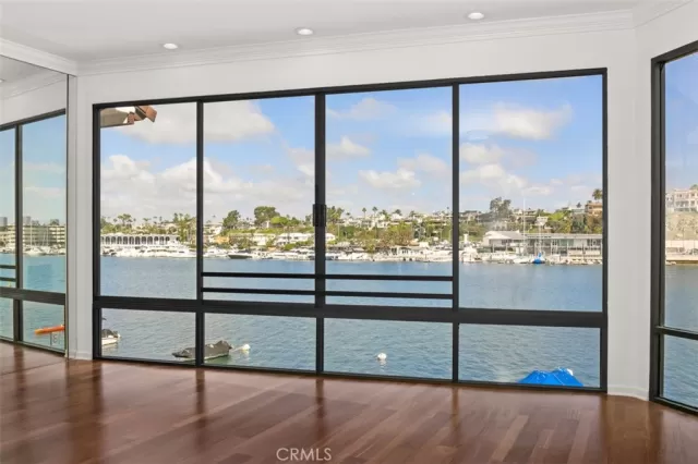 MLS: OC23193361 Condo For Sale