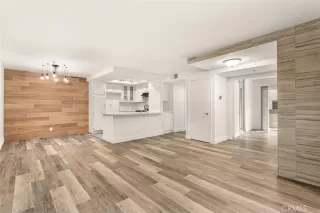 Photo #3: OC23193434 Listing 