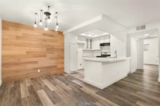 Photo #4: OC23193434 Listing 