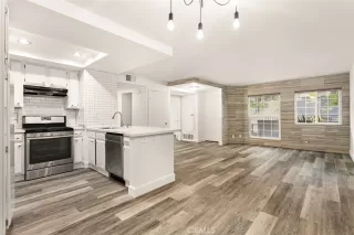 Photo #5: OC23193434 Listing 