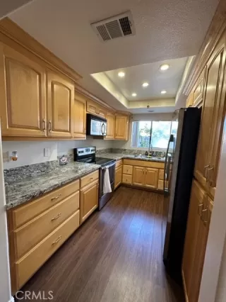 Photo #6: OC23193436 Listing 