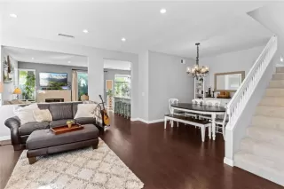 Photo #3: OC23193617 Listing 