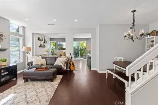 Photo #4: OC23193617 Listing 