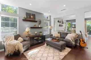 Photo #5: OC23193617 Listing 