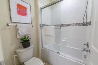 Photo #5: OC23193736 Listing 