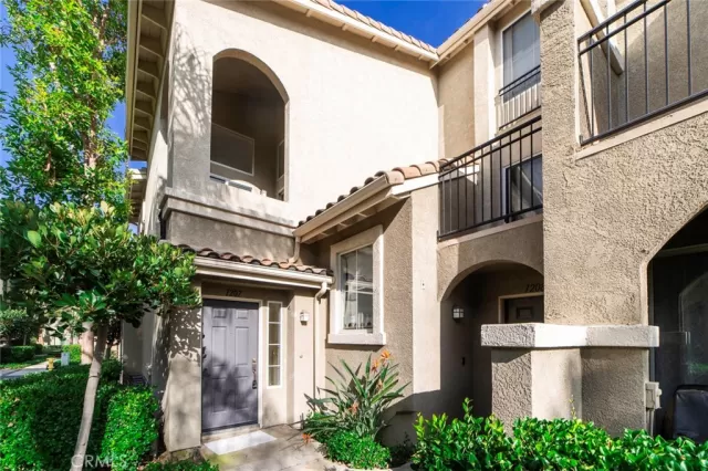 MLS: OC23193794 Condo For Sale