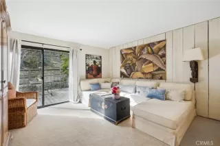 Photo #4: OC23193798 Listing 