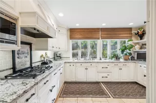 Photo #6: OC23193798 Listing 