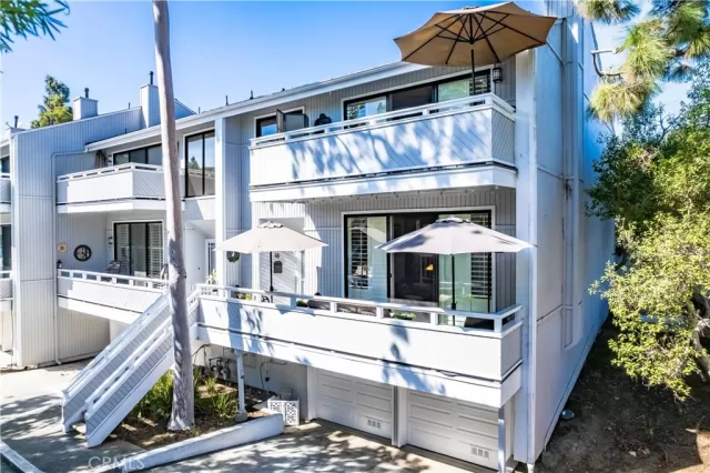 MLS: OC23193811 Condo For Sale