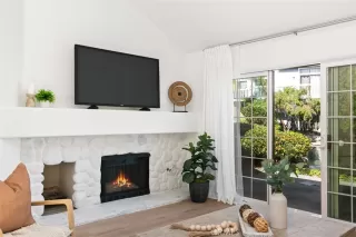 Photo #2: OC23193833 Listing 