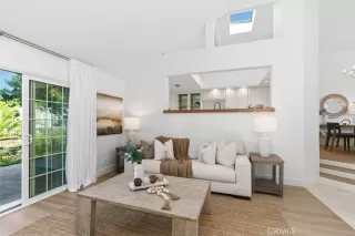 Photo #6: OC23193833 Listing 