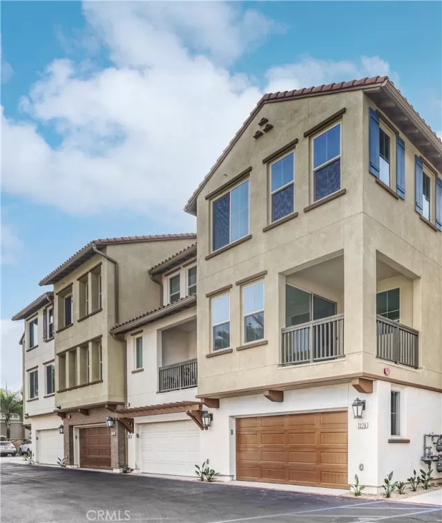 MLS: OC23193966 Condo For Sale