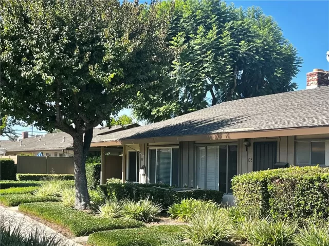 MLS: OC23194197 Condo For Sale