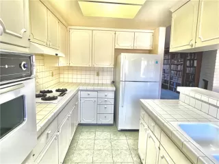 Photo #6: OC23194197 Listing 