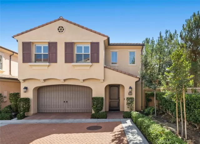 MLS: OC23194509 Condo For Sale