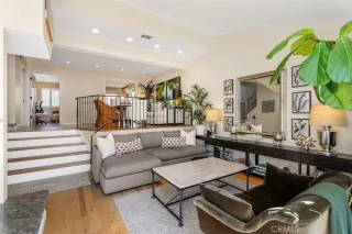 Photo #2: OC23194619 Listing