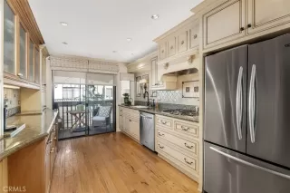 Photo #6: OC23194619 Listing