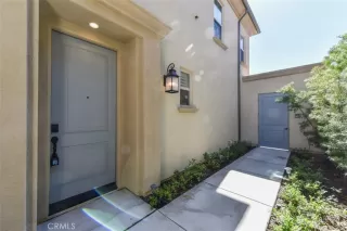 Photo #3: OC23194920 Listing 