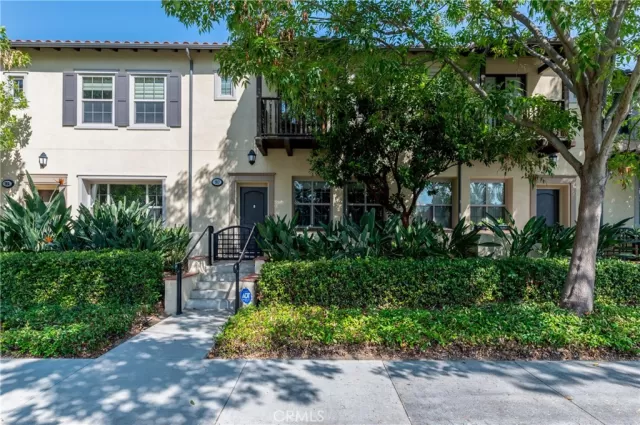 MLS: OC23194941 Condo For Sale