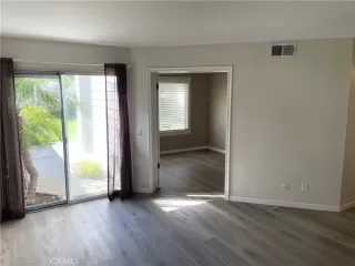 Photo #4: OC23195125 Listing 