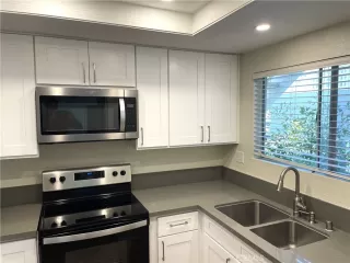 Photo #6: OC23195125 Listing 