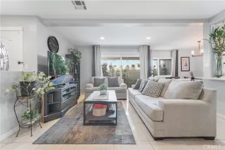 Photo #1: OC23195153 Listing