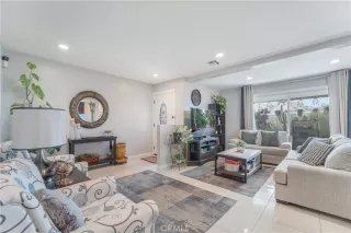 Photo #2: OC23195153 Listing