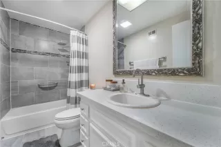 Photo #4: OC23195153 Listing