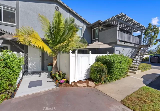 MLS: OC23195502 Condo For Sale