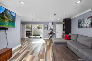 Photo #4: OC23195502 Listing 