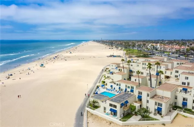 MLS: OC23195529 Condo For Sale