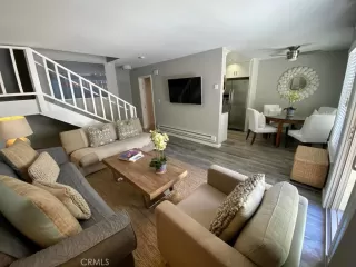 Photo #3: OC23195529 Listing