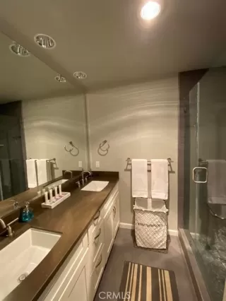 Photo #4: OC23195529 Listing