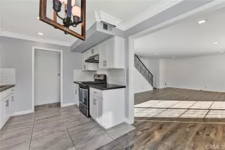 Photo #3: OC23196132 Listing